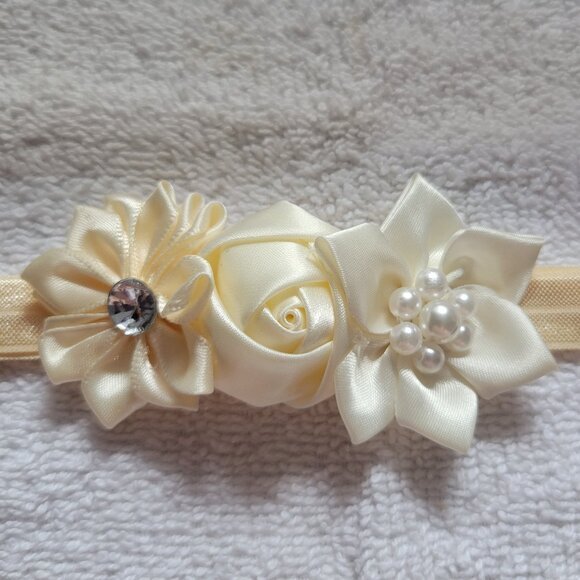 Handmade Baby Girls Headband Cream/Ivory Size 0-3m 12"-14"D New - Picture 2 of 5